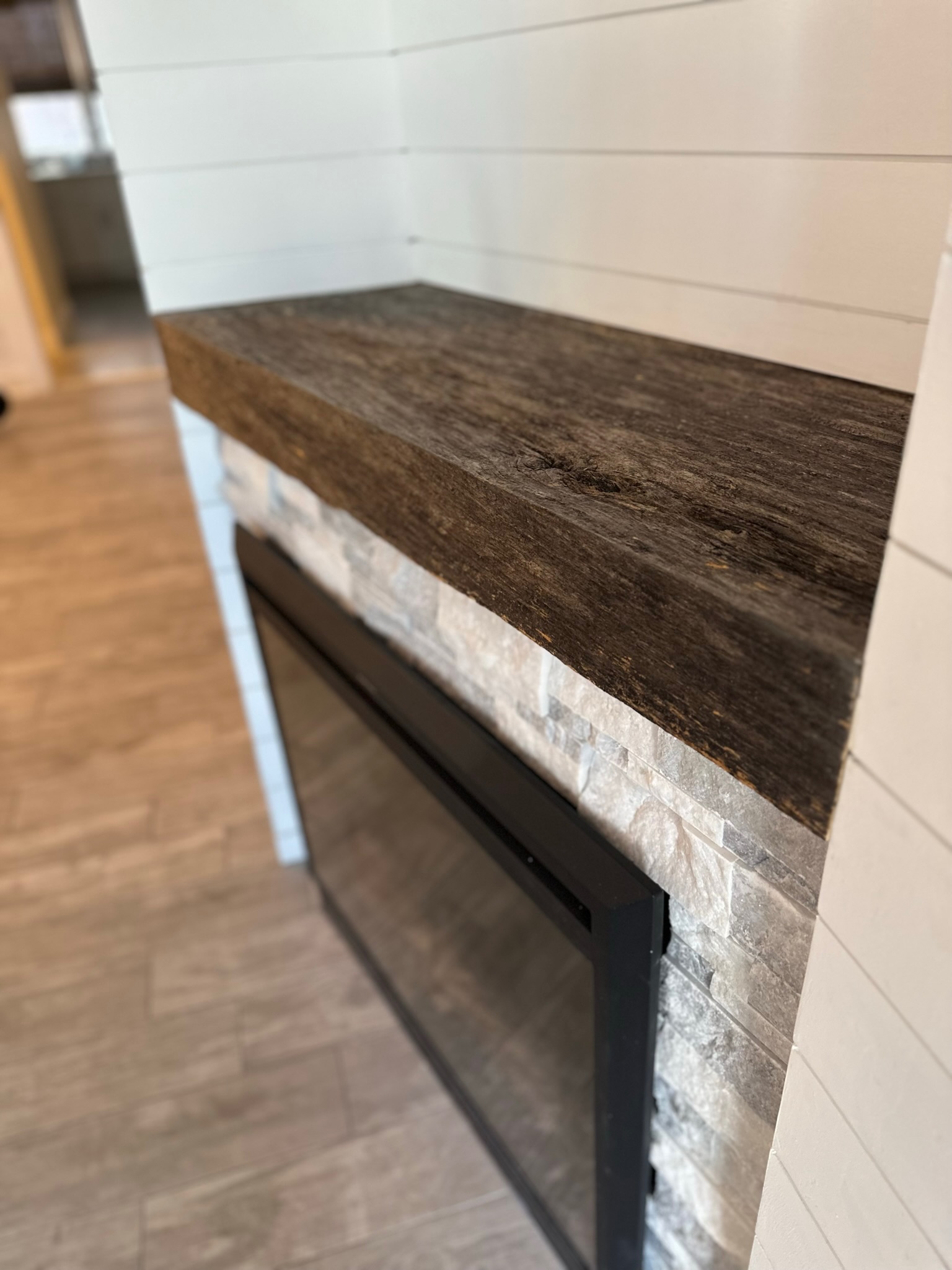 Interior Flooring Fireplace - Photo 17